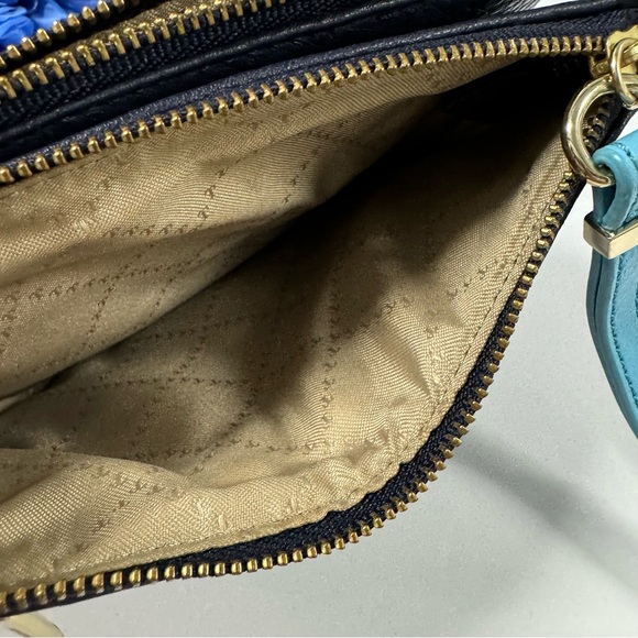 SALE NEW DOUBLE ZIP WRISTLET WALLET - Picture 8 of 10